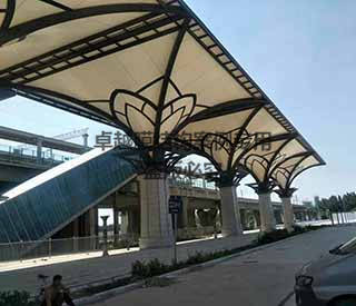 開(kāi)封宋城路城鐵站膜結構罩棚