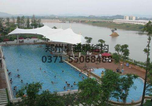 某游泳池膜結構遮陽(yáng)棚使用多年依舊如新