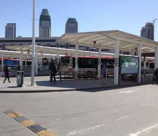 天津火車(chē)站公交站臺膜結構遮陽(yáng)棚