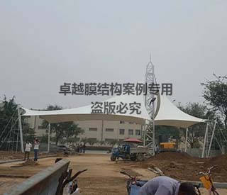 新鄉冠英中學(xué)大門(mén)膜結構景觀(guān)二