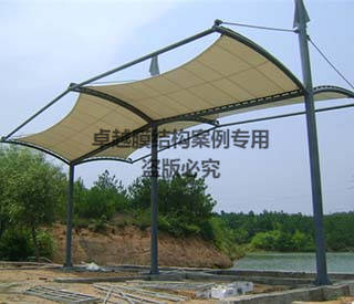 江蘇上饒恒康藥業(yè)公交站臺膜結構遮陽(yáng)棚