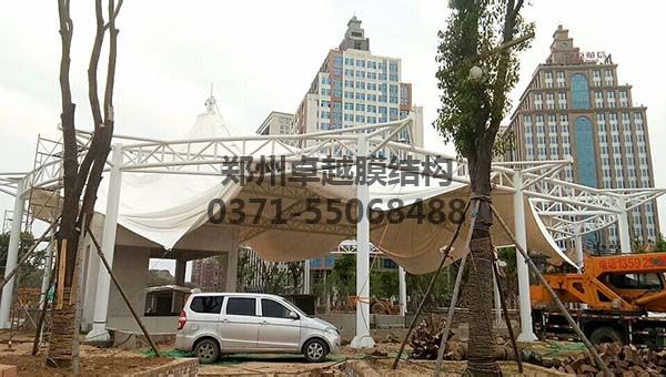 新鄭中興廣場(chǎng)膜結構景觀(guān)膜展開(kāi)