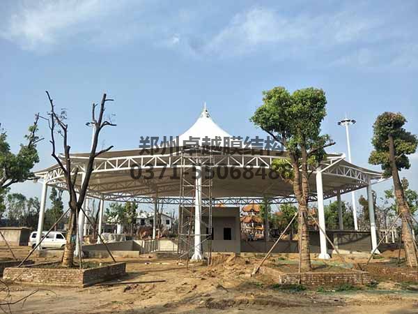 新鄭中興廣場(chǎng)膜結構景觀(guān)畢業(yè)照