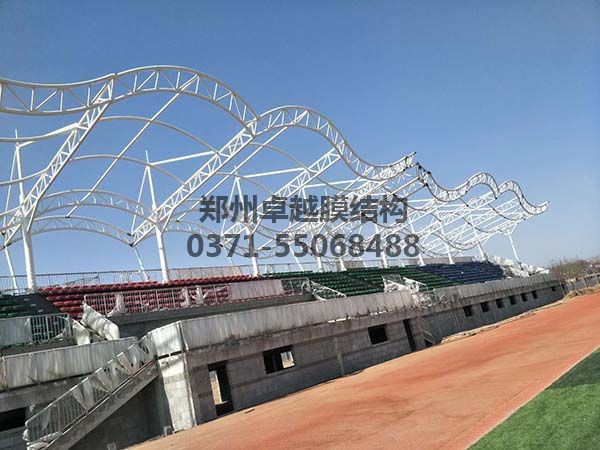 三門(mén)峽社會(huì )管理學(xué)院膜結構看臺罩棚鋼構細節照