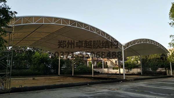 南陽(yáng)社旗縣門(mén)球場(chǎng)膜結構頂棚完工圖