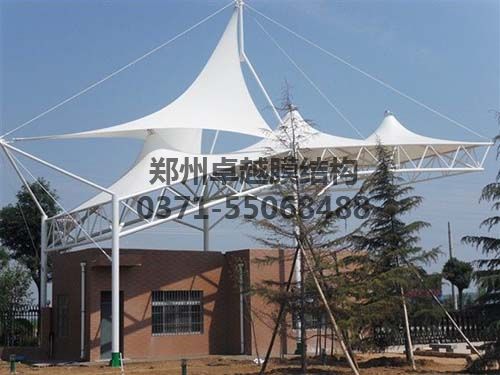 膜結構材料主要有四種：膜材、鋼構、索及附件