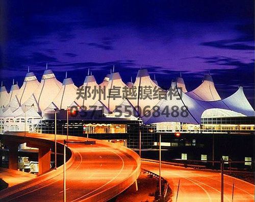 丹佛國際機場(chǎng)夜景美輪美奐