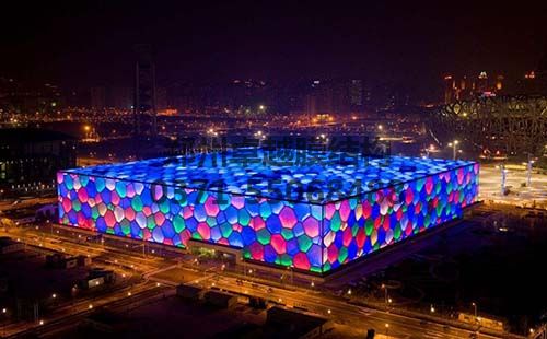 應用膜結構的水立方在夜間燈光效果十分夢(mèng)幻