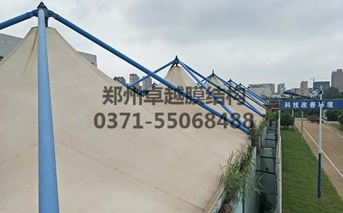 長(cháng)方形調節池反吊膜加蓋2年后無(wú)破損