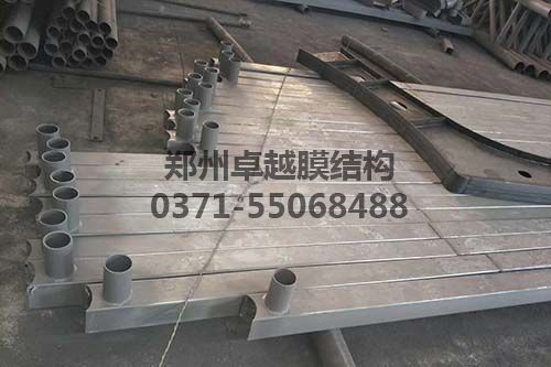 加工成型的膜結構車(chē)棚鋼構件