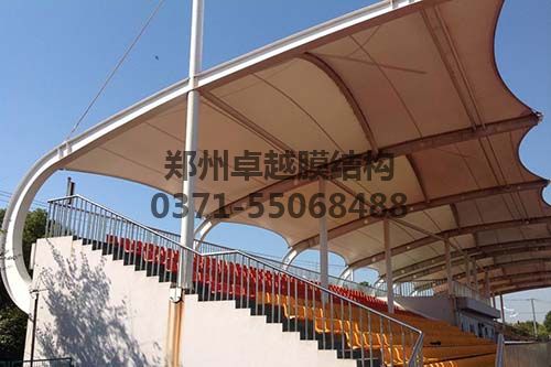 膜布、附件及鋼索安裝