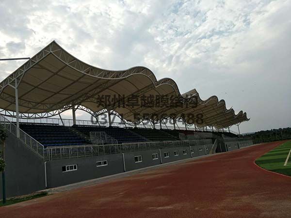 三門(mén)峽社會(huì )管理學(xué)院膜結構看臺罩棚完工照