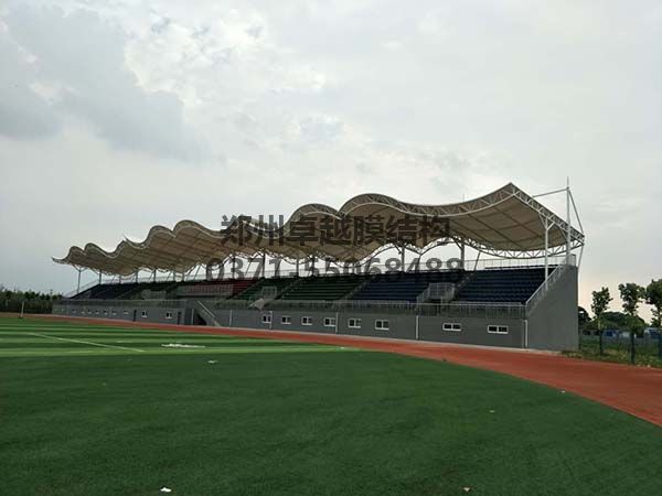三門(mén)峽社會(huì )管理學(xué)院膜結構看臺罩棚整體實(shí)拍