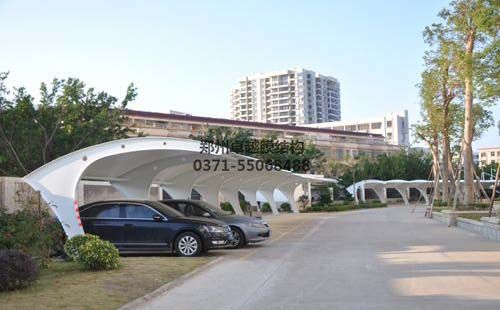 某小區的膜結構車(chē)棚
