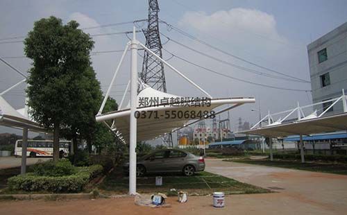 維護中的膜結構車(chē)棚