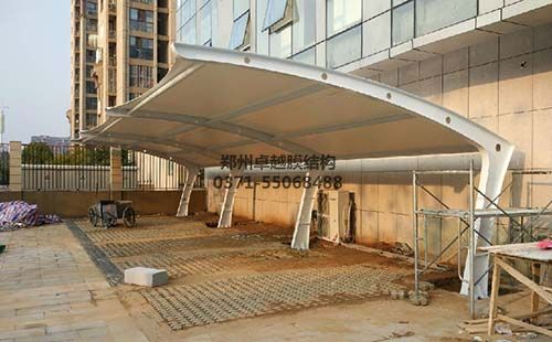 鄭州航空港實(shí)驗區人民法院膜結構車(chē)棚