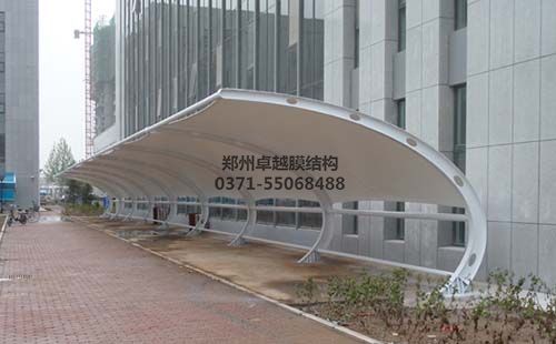 新鄉長(cháng)垣縣行政服務(wù)中心膜結構車(chē)棚