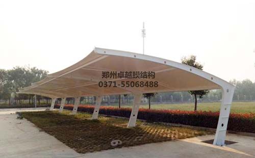 焦作武陟河南輔仁藥業(yè)廠(chǎng)區膜結構車(chē)棚