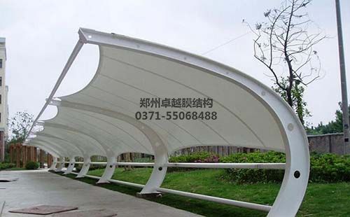 信陽(yáng)百花置業(yè)膜結構車(chē)棚