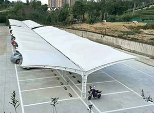 駐馬店<font color='red'>膜結構車(chē)棚</font>【廠(chǎng)家直銷(xiāo)】駐馬店膜結構停車(chē)棚,張拉膜車(chē)棚