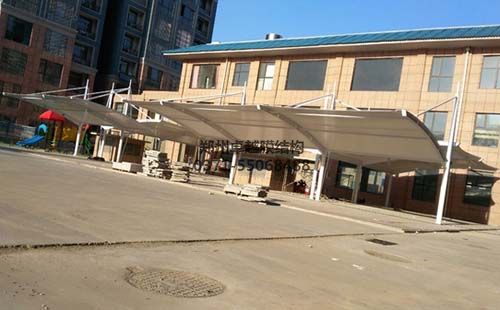 新鄭富田興和灣小區膜結構停車(chē)棚