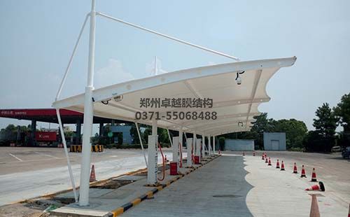 某停車(chē)場(chǎng)電動(dòng)汽車(chē)充電樁膜結構雨棚