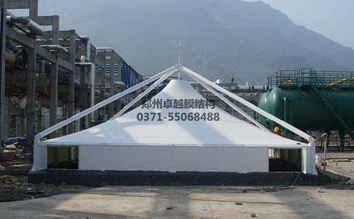 某化工廠(chǎng)污水池反吊膜封閉實(shí)拍