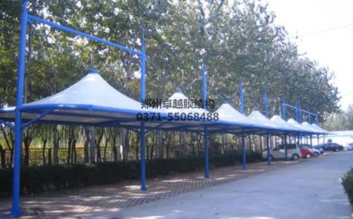 長(cháng)治南垂機動(dòng)車(chē)培訓中心膜結構車(chē)棚