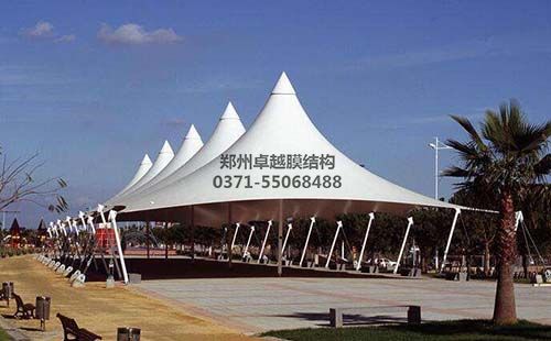 優(yōu)質(zhì)的膜結構設施色彩鮮艷亮麗