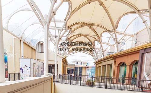 某商場(chǎng)屋頂膜結構實(shí)拍圖