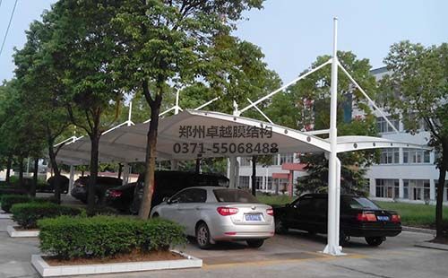 交付使用的膜結構車(chē)棚