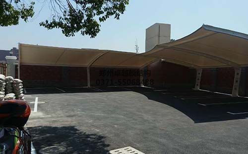 呂梁龍欣小區膜結構車(chē)棚