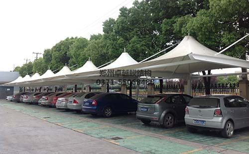 帽頂型膜結構車(chē)棚