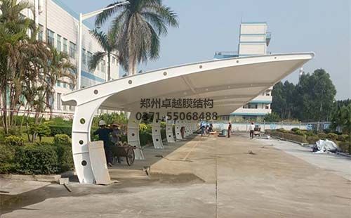 膜結構車(chē)棚施工過(guò)程