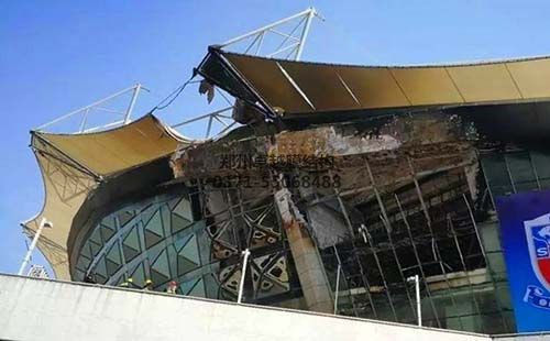 虹口足球場(chǎng)火災后照片