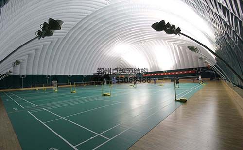 充氣膜結構體育館內部實(shí)拍圖