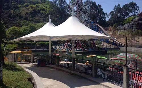 某公園的膜結構遮陽(yáng)棚