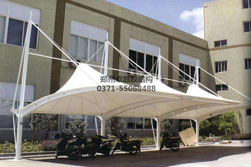 單側吊帽型膜結構車(chē)棚