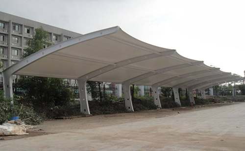 駐馬店龍山通用機械有限公司膜結構車(chē)棚