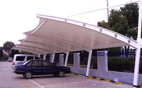 三門(mén)峽化工機械有限公司膜結構車(chē)棚