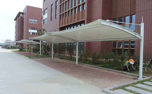 鶴壁外國語(yǔ)中學(xué)自行車(chē)棚