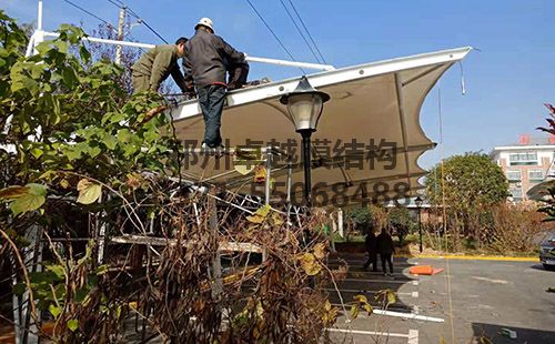 新鄉市永昌化工公司停車(chē)棚