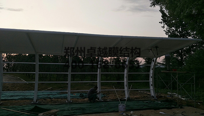 鄭州西三環(huán)膜結構車(chē)棚