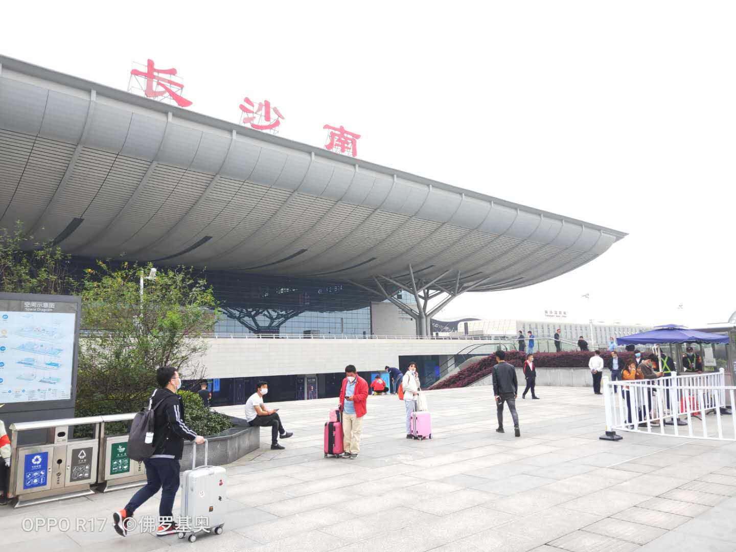 長(cháng)沙南站膜結構車(chē)棚