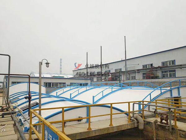 濮陽(yáng)污水處理廠(chǎng)<font color='red'>污水池加蓋</font>除臭封閉罩 　　