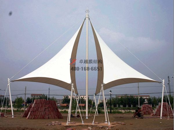 烏蘭察布景觀(guān)<font color='red'>張拉膜結構</font>遮陽(yáng)棚【生產(chǎn)廠(chǎng)家】
