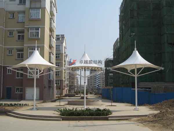 濱州景觀(guān)<font color='red'>張拉膜結構</font>遮陽(yáng)棚【生產(chǎn)廠(chǎng)家】