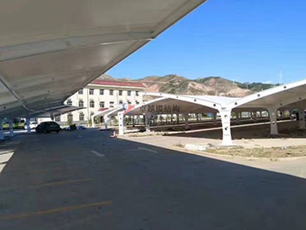 膜結構車(chē)棚