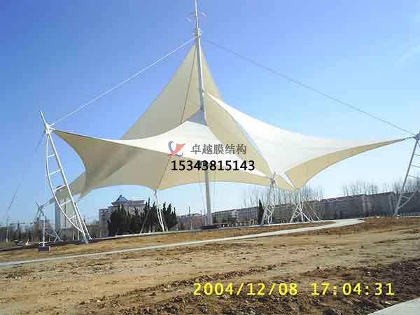 防城港景觀(guān)<font color='red'>張拉膜結構</font>遮陽(yáng)棚【生產(chǎn)廠(chǎng)家】