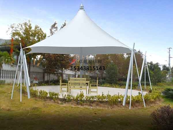 安陽(yáng)景觀(guān)<font color='red'>張拉膜結構</font>遮陽(yáng)棚【生產(chǎn)廠(chǎng)家】